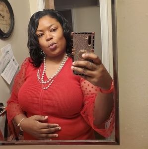 Meet your Posher, Alicia